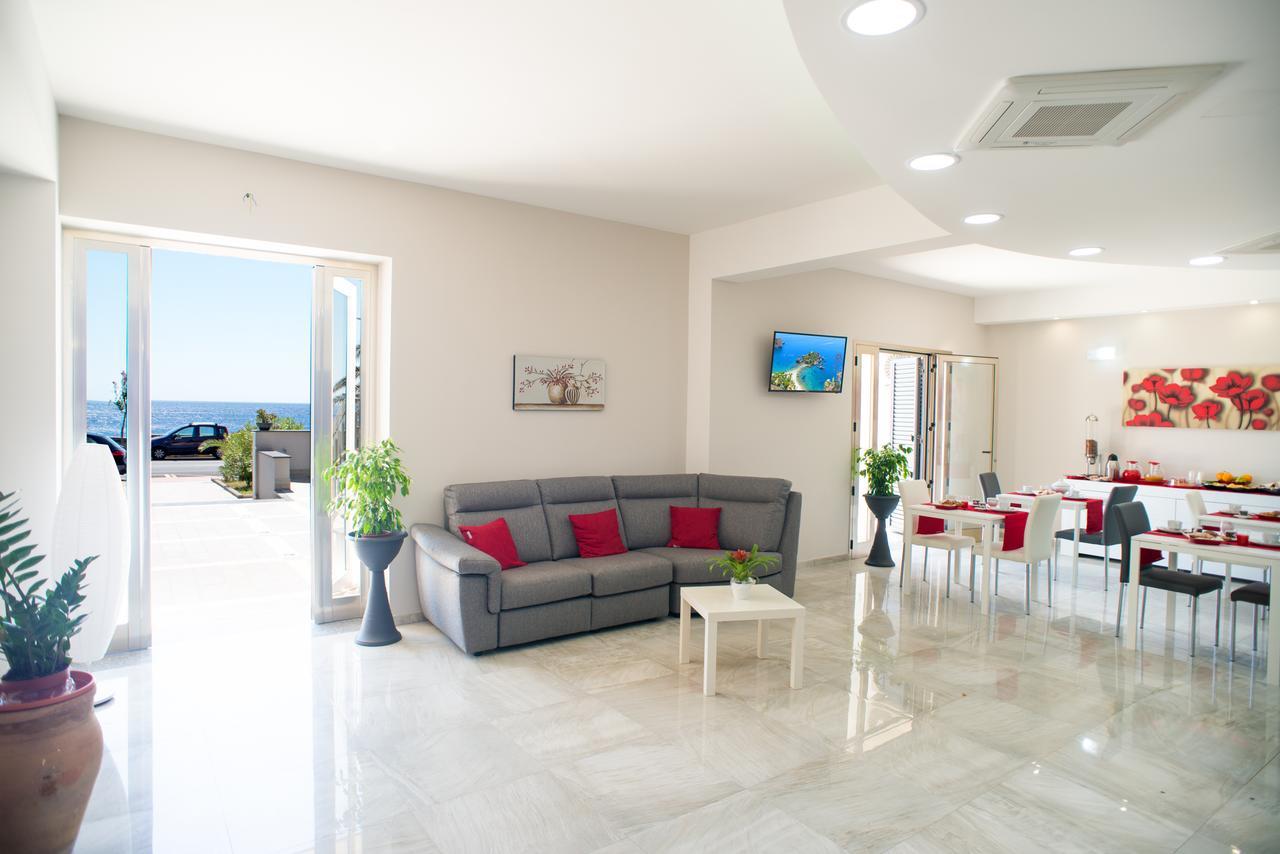 Riva Del Sol Bed and Breakfast Santa Teresa Di Riva Exterior foto