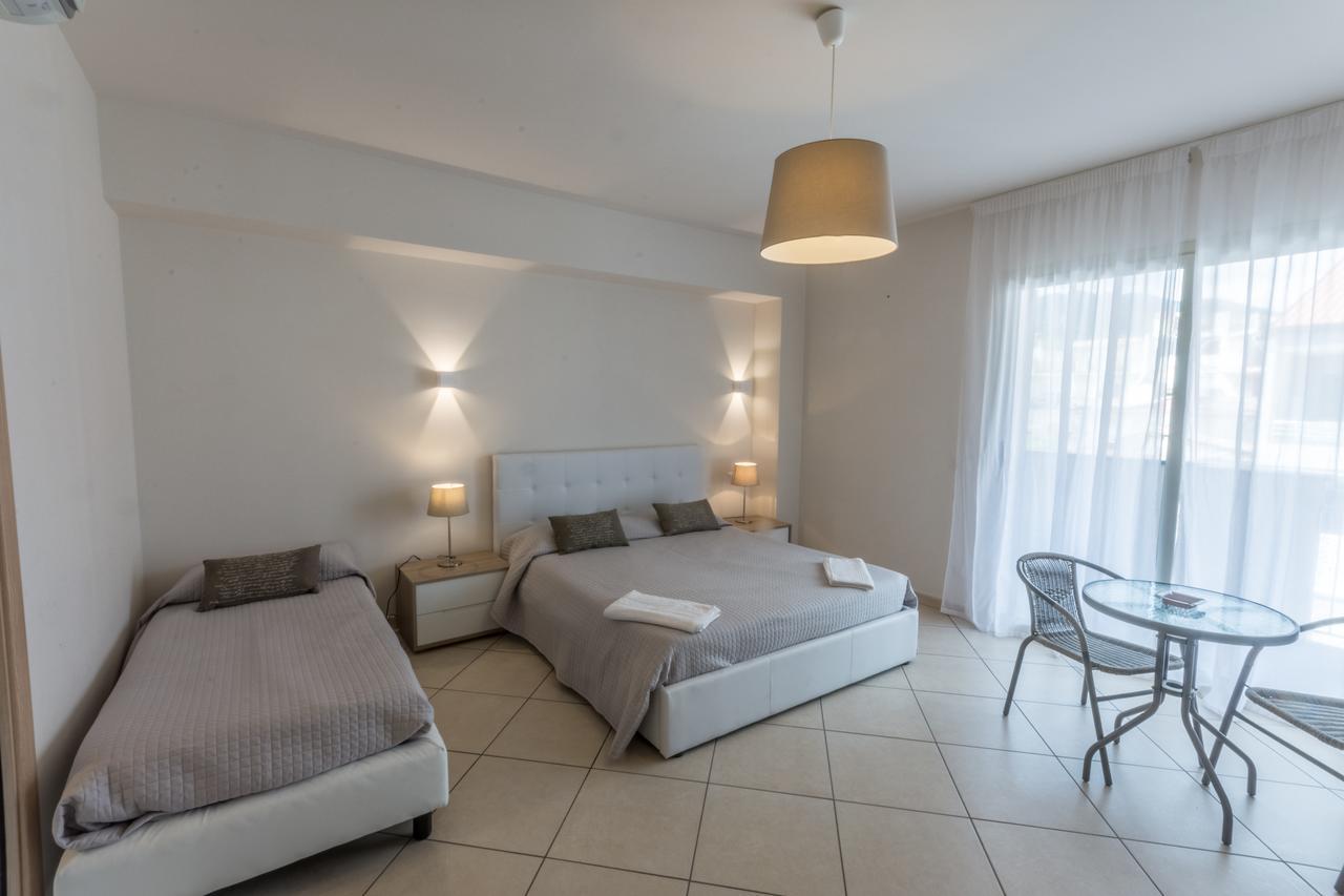 Riva Del Sol Bed and Breakfast Santa Teresa Di Riva Exterior foto